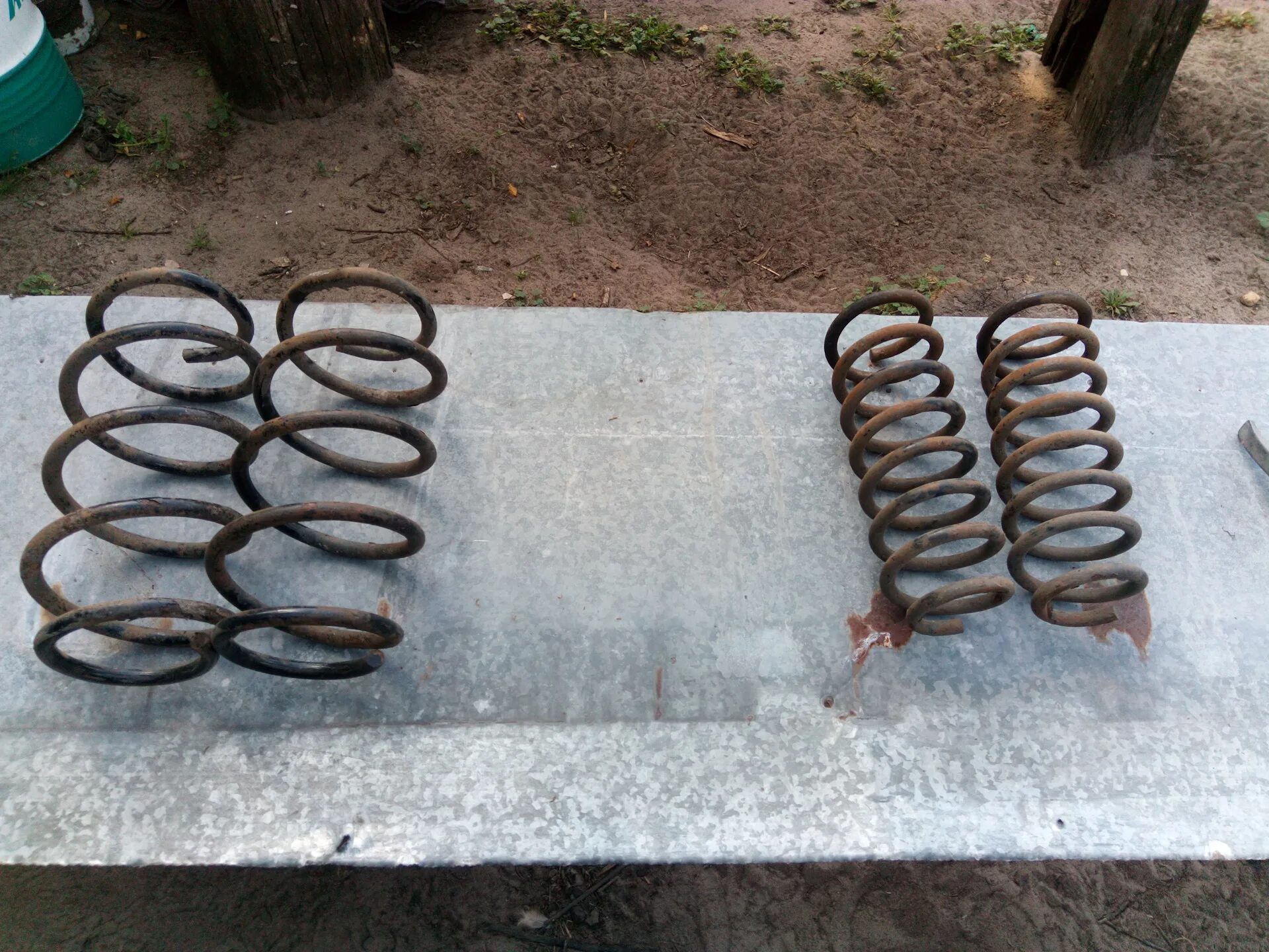 Замена пружин. Передние пружин ауди а6 с5. Передние пружин ауди а6 с5. Маркировка пружин по цвету ауди а6 с5. Задние пружины ауди а6 с5.