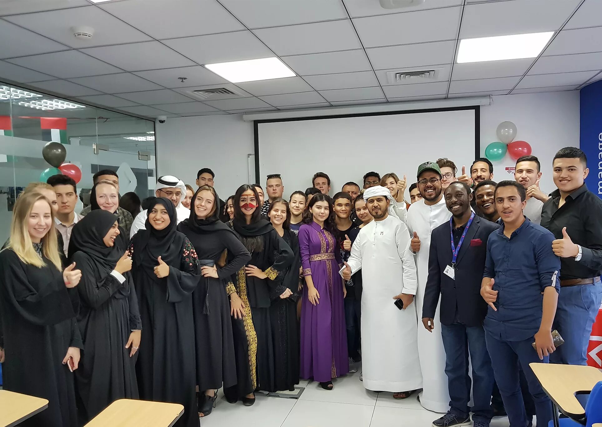 Школа в оаэ. Дубай институт синергия. университет оаэ (uae university. филиал синергии в дубае. студенты оаэ.