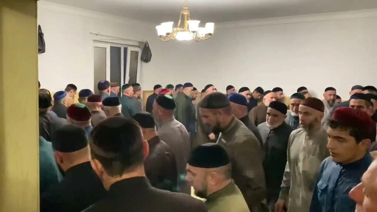 Зикр дилер. Зикр. чеченский зикр гиф. зикру на аварском. зикр для родителей.