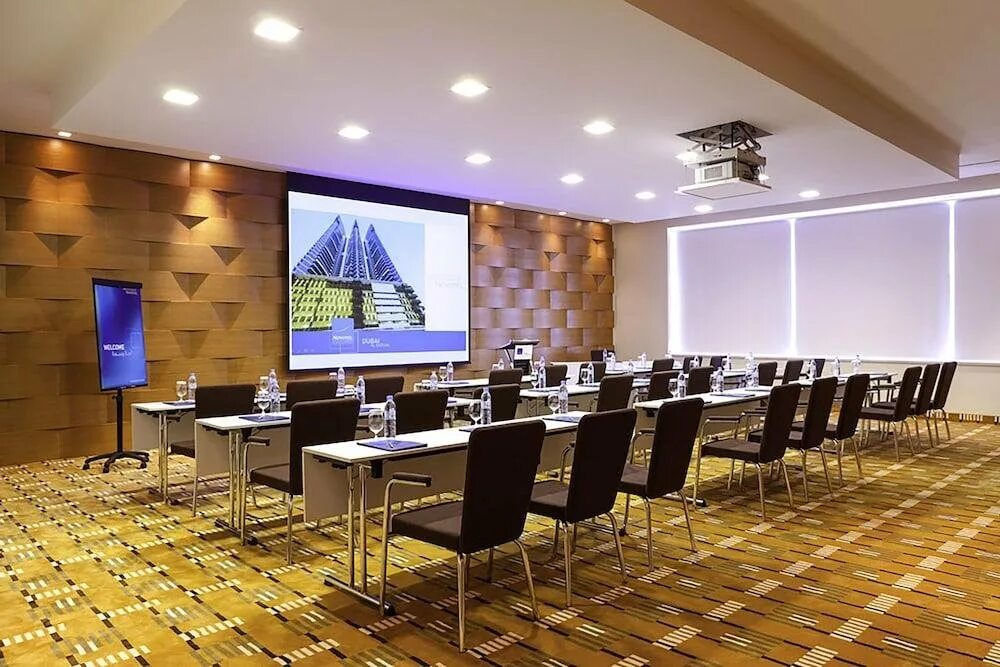Novotel дубай 4. Novotel dubai al barsha 4 оаэ. Дубай novotel 4. Новотель дубай. Novotel дубай 4.