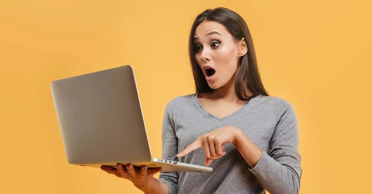 Приятное удивление. Люди удивленно смотрят. Люди удивленно смотрят. Мужчина в шоке. Удивление телефон.