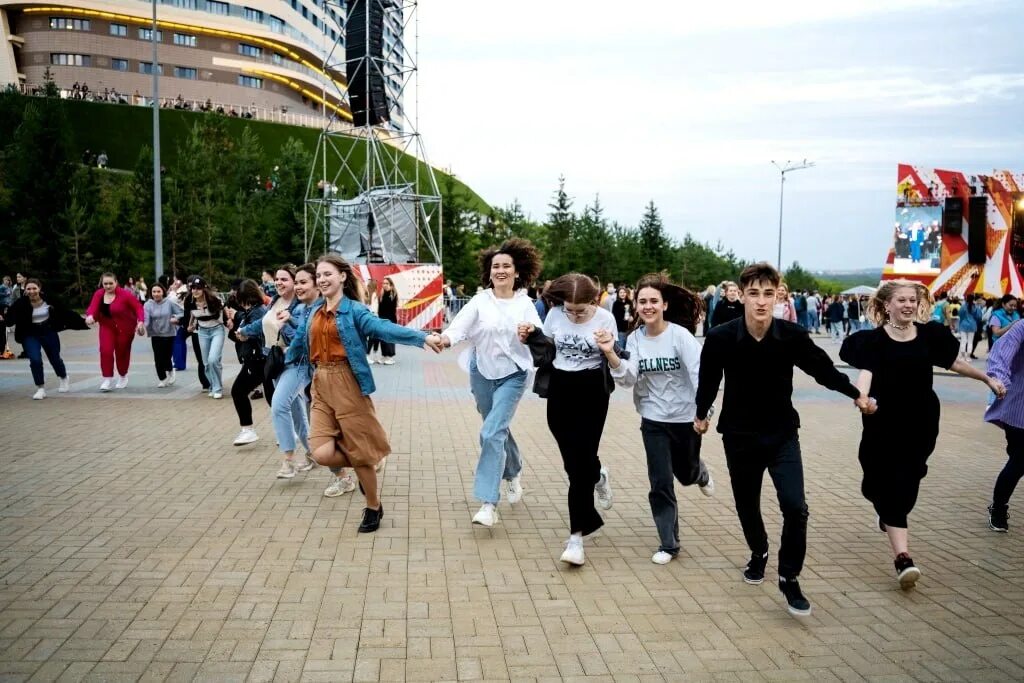Уфа молодежь. Юношеская уфа. Молодежное движение. День молодёжи в 2022 в уфе. Уфа б молодежи.
