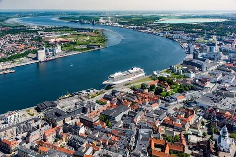 Port of Aalborg adopts one ship in port policy.