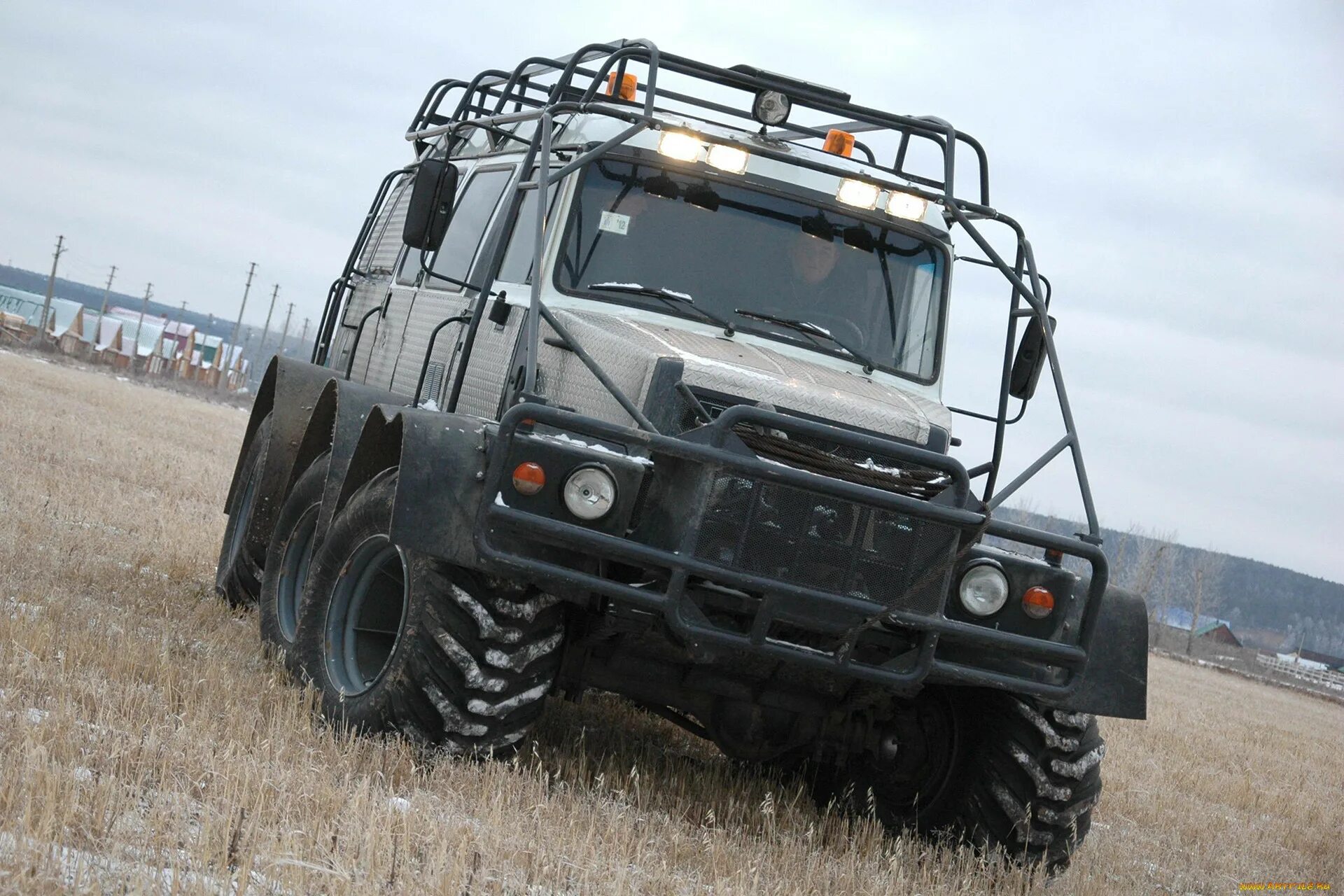 Вездеход забайкальский край. Газ 34039-23 гусеничный снегоболотоход. Вездеход болотоход хищник. Вездеход забайкальский край. Снегоболотоход хищник-3940.