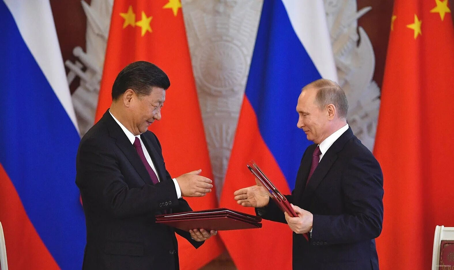 Встреча Путина с си Цзиньпином в 2022. Си Цзиньпин в Москве 2023. Сотрудничество на китайском