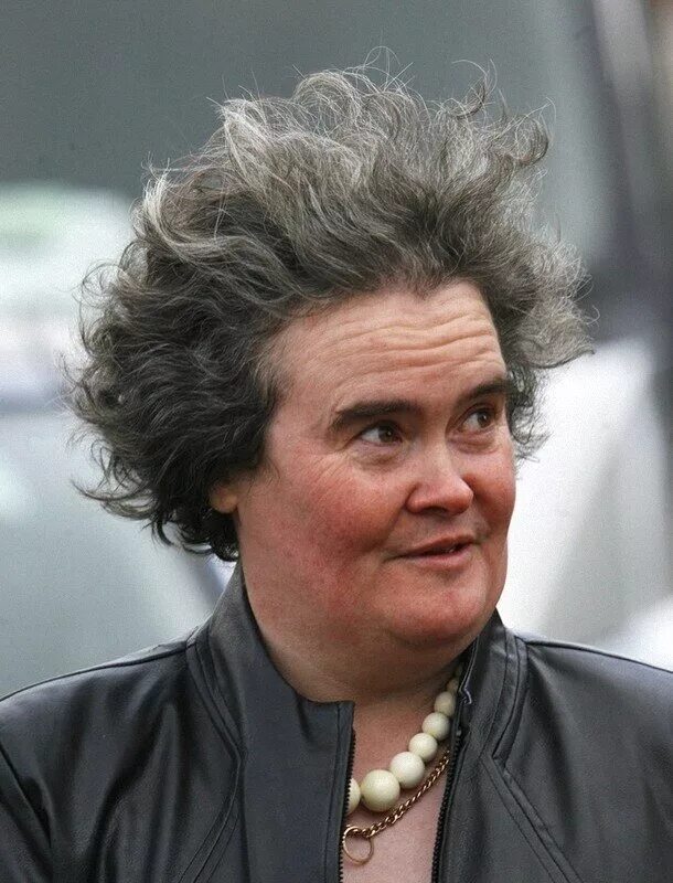 Сьюзан бойл. Сьюзан Бойл (Susan Boyle). Лохматый ангел Сьюзан Бойл. Сьюзан Бойл 2015.