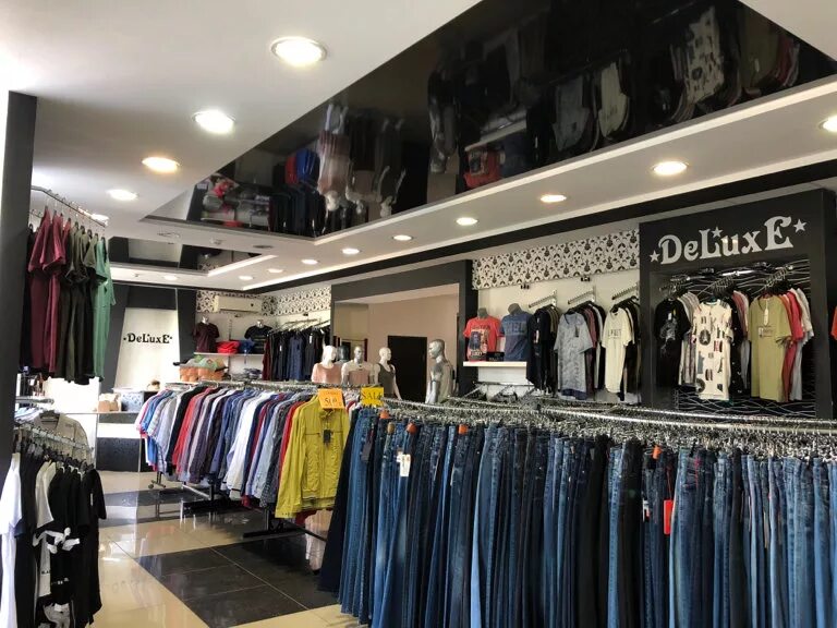 Luxe одежда. Италия бутик гуччи. Одежда люкс. Luxe одежда. Теплые тона магазин одежды онлайн.