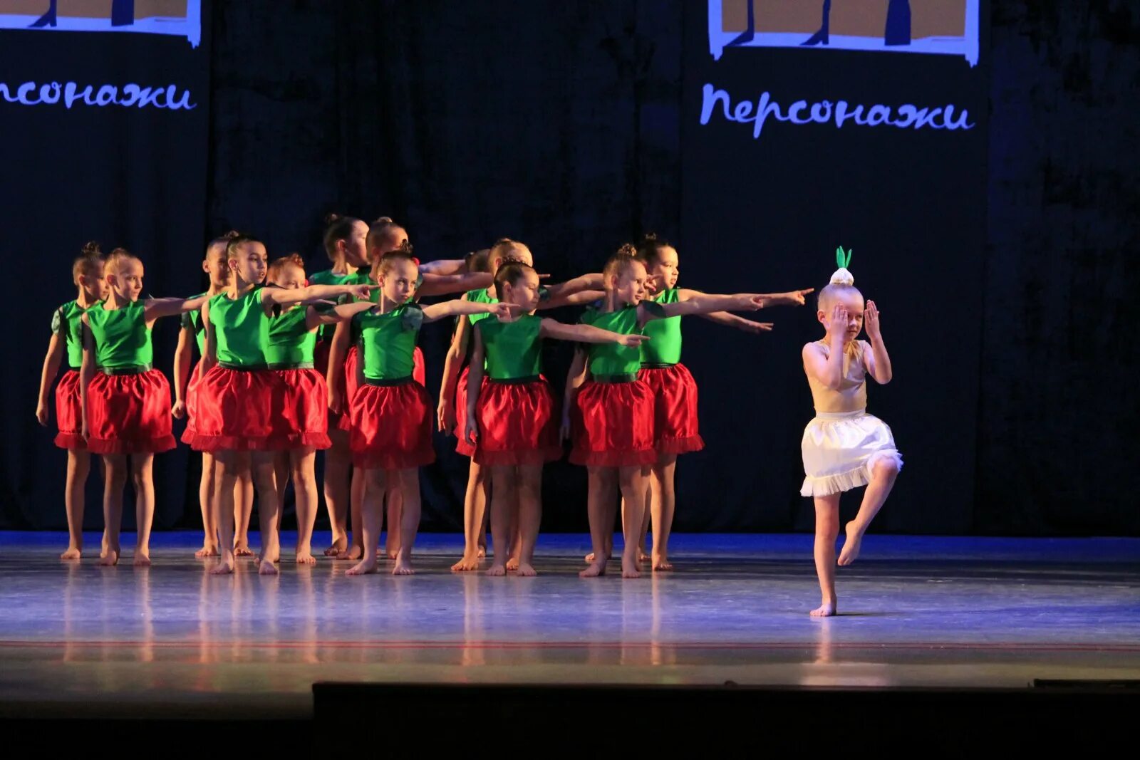 эстрадный танец студия группа. конкурс щелкунчик. танец стихий. хореографический ансамбль карусель. танцевальные конкурсы екатеринбург 2024.