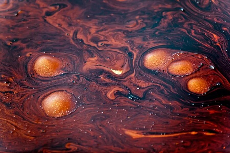 Разнообразие нефти. Сырая нефть. Нефть картинки. Нефть коричневого цвета. Бурая нефть.