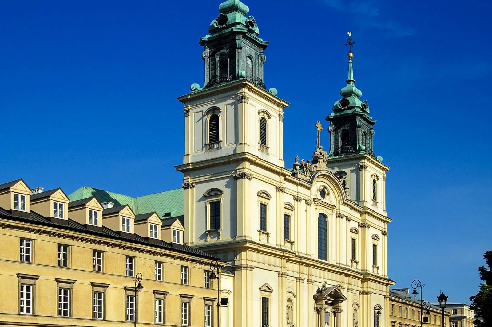 Сердце варшава. Сердце шопена в варшаве. Костел святого креста в варшаве сердце шопена. Костел святого креста в варшаве сердце шопена. Сердце варшава.