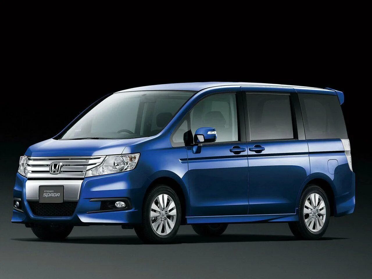 Полный привод степвагон. Honda Step Wagon spada. Honda Stepwgn 2022. Машина Honda Stepwgn spada. Honda Stepwgn spada 2009.