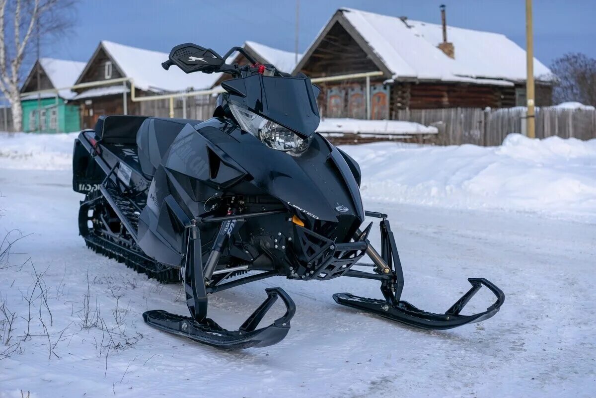 Буран 2012 год. Arctic Cat m-Series, 2012. Автомобильный снегоход. Б У снегоходы.