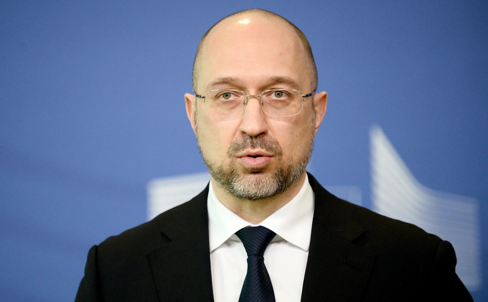 Премьер министр украинская. Премьер министр украинская. Премьер министр украинская. Шмигаль премьер министр украины. Премьер министр шмыгаль.