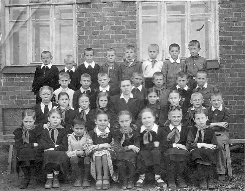 Школа 1950. Школа 1950 года. Начальная школа 1950 год. Школьные годы.