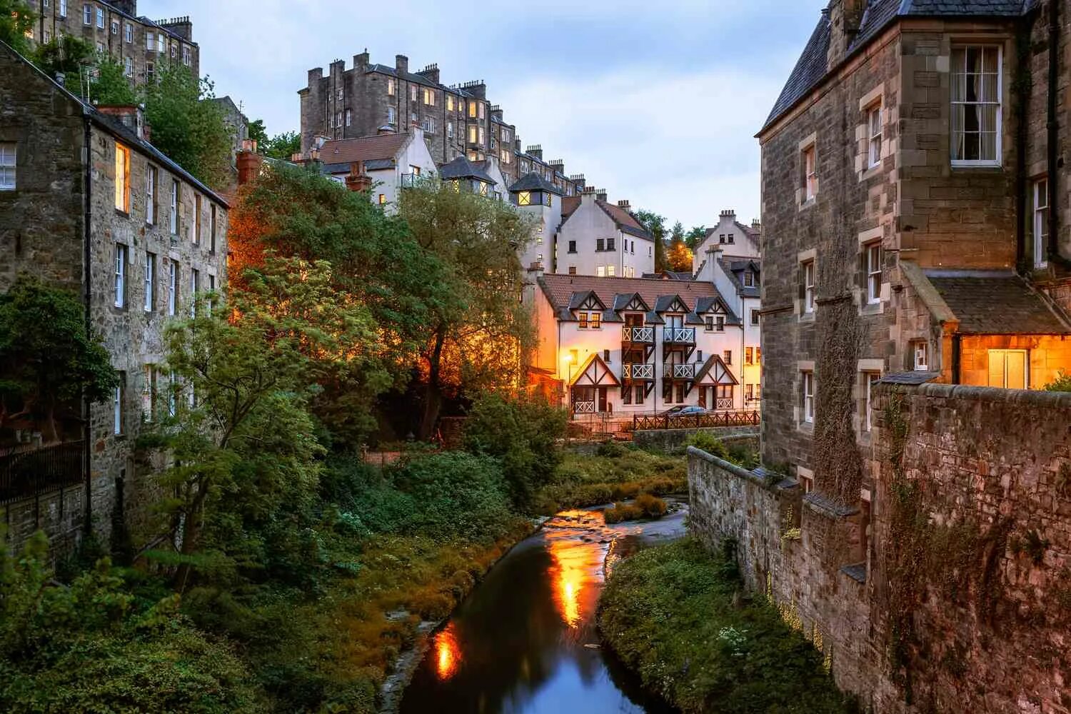 Dean Village, Edinburgh, Scotland. Шотландия, Эдинбург, «город мертвых».