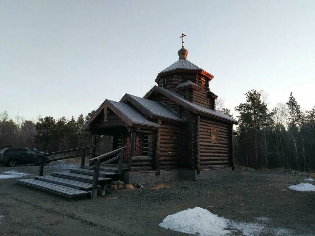 Церковь город Оленегорск. Новый храм Мурманская область. Часовня Уара мученика Варзуга. Кладбище Оленегорск городское.