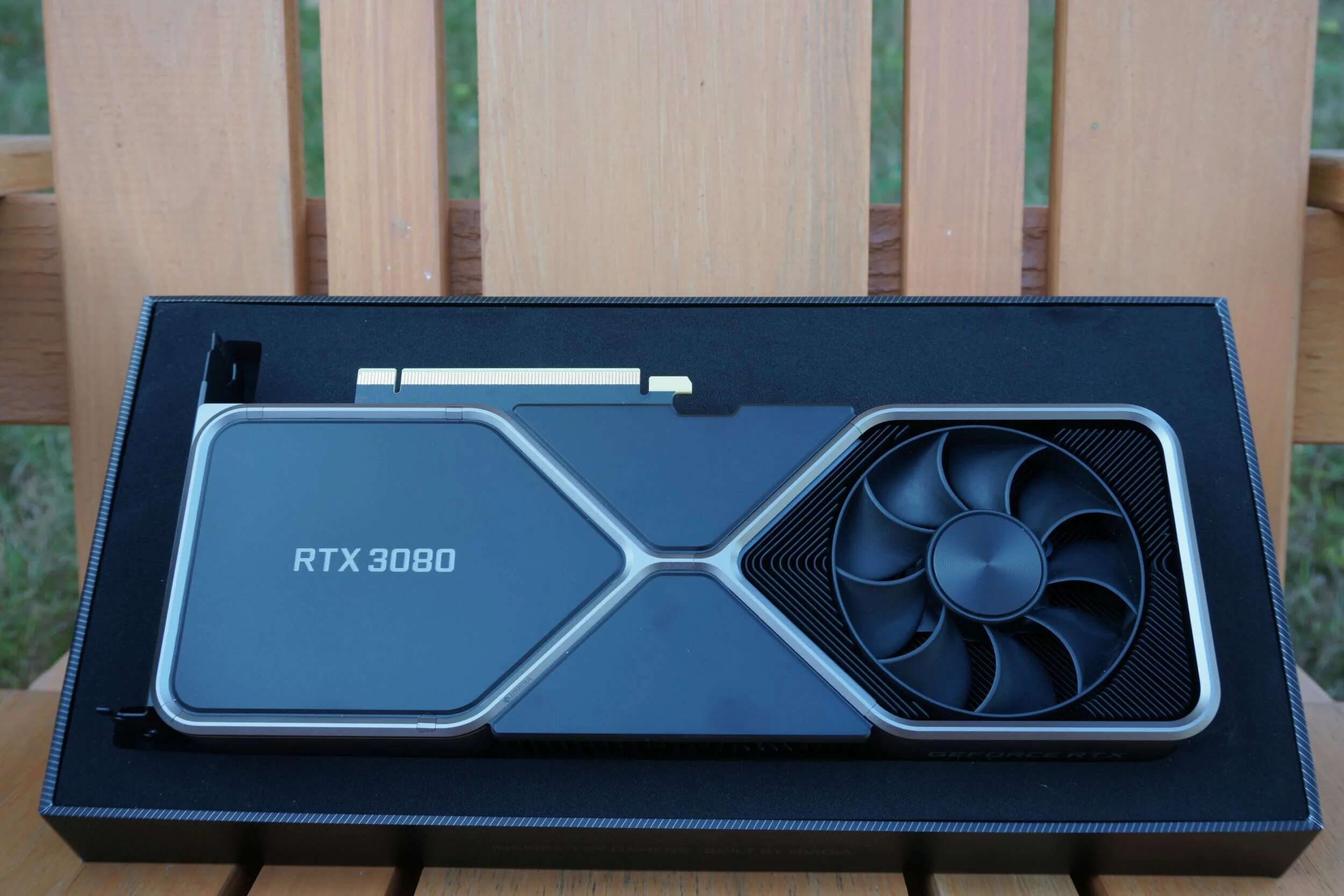 Купить rtx бу. GEFORCE RTX 3080. RTX 3080 RTX 3090. NVIDIA RTX 3080. Видеокарта RTX 3080 Fe.