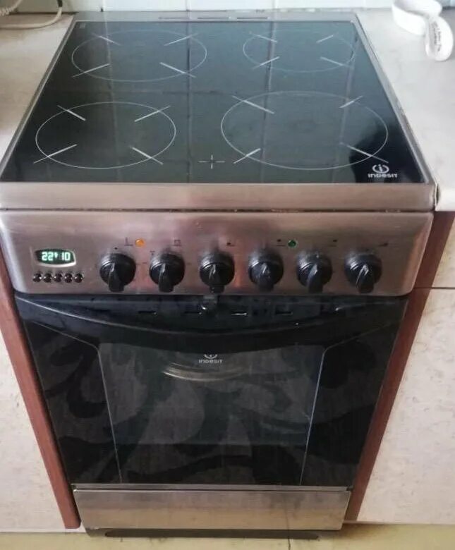 Стеклокерамическая плита Indesit - купить в Санкт-Петербурге, цена 7 500 руб., п