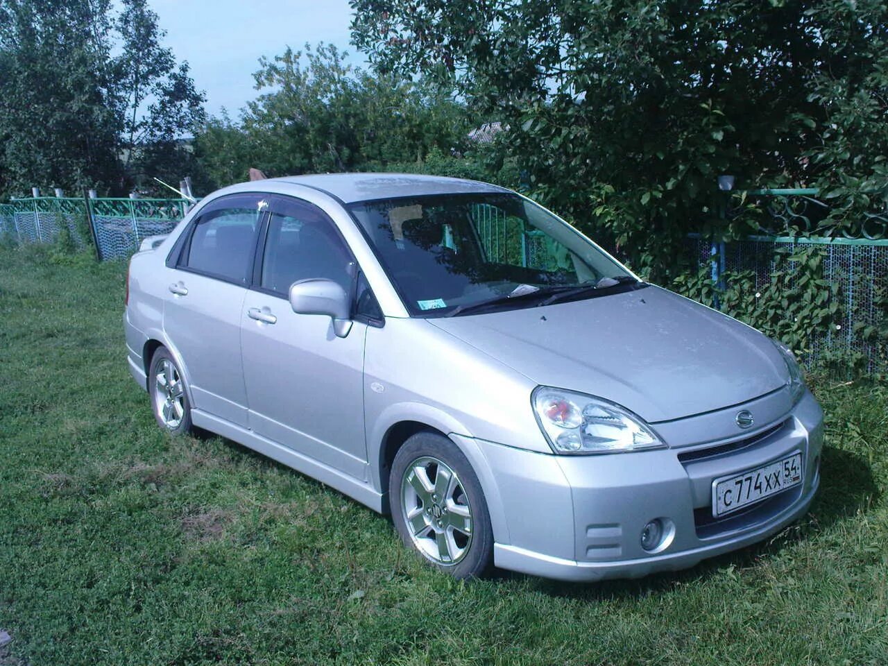 Купить сузуки аерио. Suzuki Aerio. Suzuki Aerio 2003. Сузуки Аэрио 2002. Anri Suzuki.