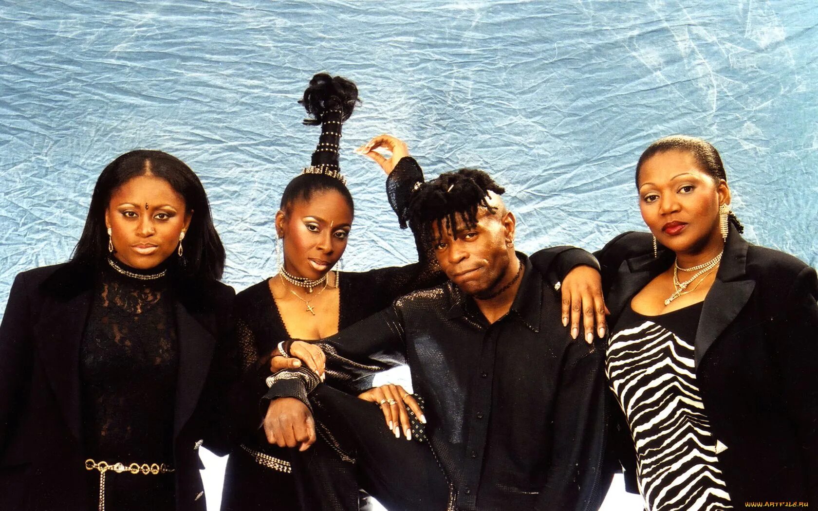 Группа бони м. Boney m 1977. Лиз митчелл. Группа boney m. Группа boney m.