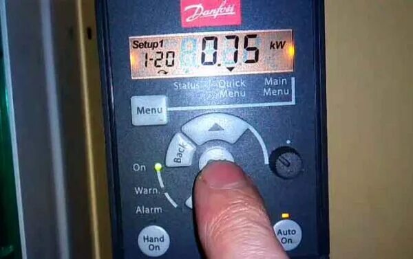 Ошибка частотника 14. Частотный преобразователь danfoss ошибки. частотный преобразователь дельта на 75 квт выставить параметры. данфосс настройка параметров. главное меню частотника cp200.
