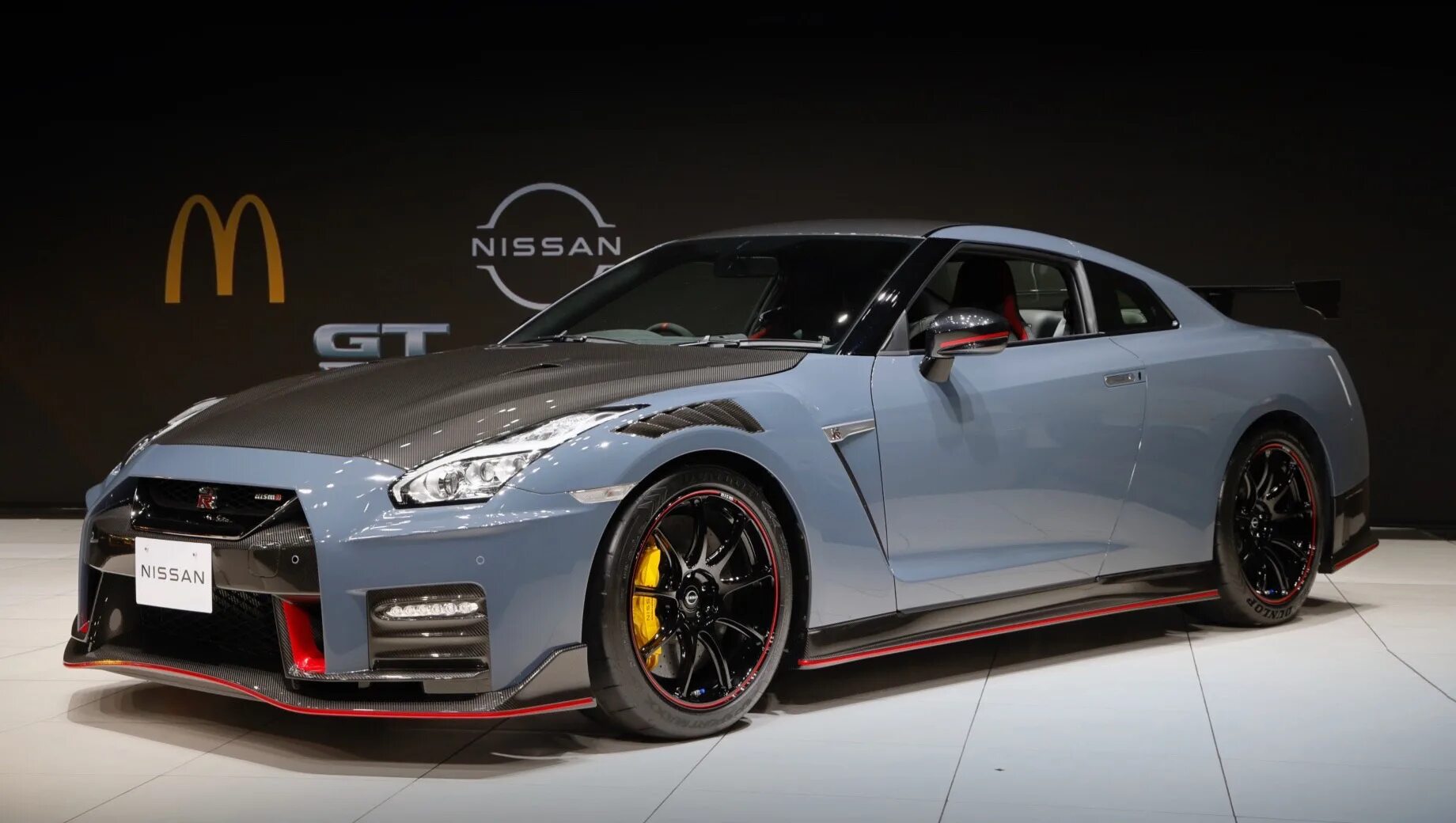 © Automotiveblogz: 2014 Nissan GT-R: Review Photos