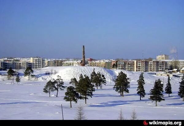 Ослиные уши Североуральск. Североуральск центр города. Памятник землякам Североуральск. Североуральск зимой. Площадь североуральска