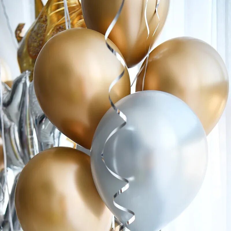 Бело золотые шары. Шары золото металлик. Воздушные шары золотые серебряные. Серебристые шары воздушные.