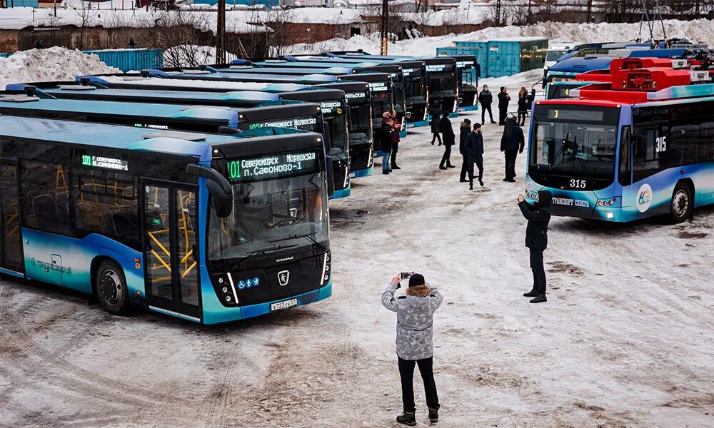 Остановка автопарк. Троллейбусы Мурманск 2022. Автобусы Мурманск 2022. Автобус НЕФАЗ Мурманск. Новые троллейбусы в Мурманске.