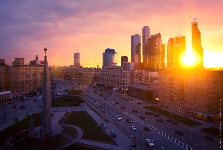большая дорогомиловская стелла. площадь академика петрова москва. кутузовский проспект. дорогомиловская застава. дорогомиловская застава.