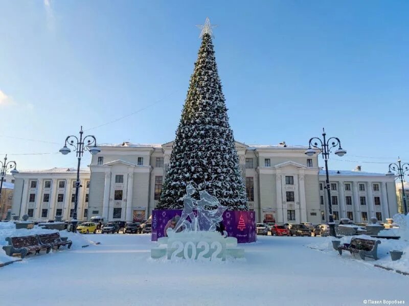 4 декабря пермь. Ледовый городок Пермь 2022. Елка у ДК Солдатова Пермь. Елка в Перми на эспланаде 2022. Пермь 2022.