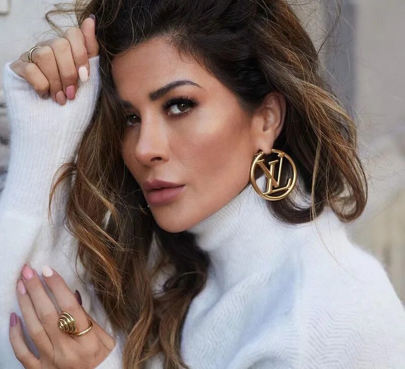 Стильные золотые украшения. Украшения 2022-2023 тренды. Какие украшения сейчас в моде 2023. Какие украшения сейчас в моде 2023. Модная бижутерия 2023 для женщин.