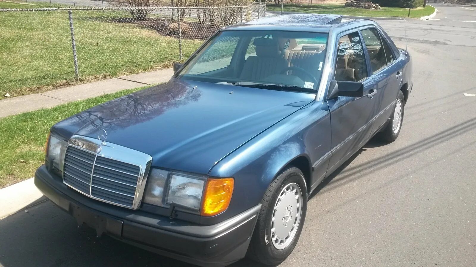 Купить мерса дизель. Mercedes 300d. Мерседес-Бенц 300 1987. Мерседес 300 1987. Mercedes 250 1987.