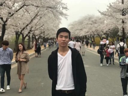 аяқтары жайылған жалаңаш фото