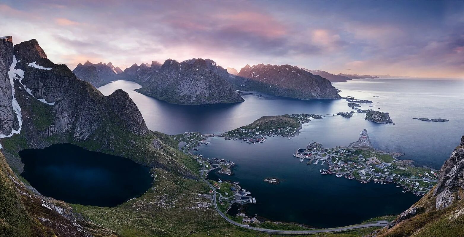 Норвегия северная страна. Лофотенские острова, Норвегия. Лофотенские острова бухта. Скандинавия Лофотенские острова. Озеро Лофотен Норвегия.