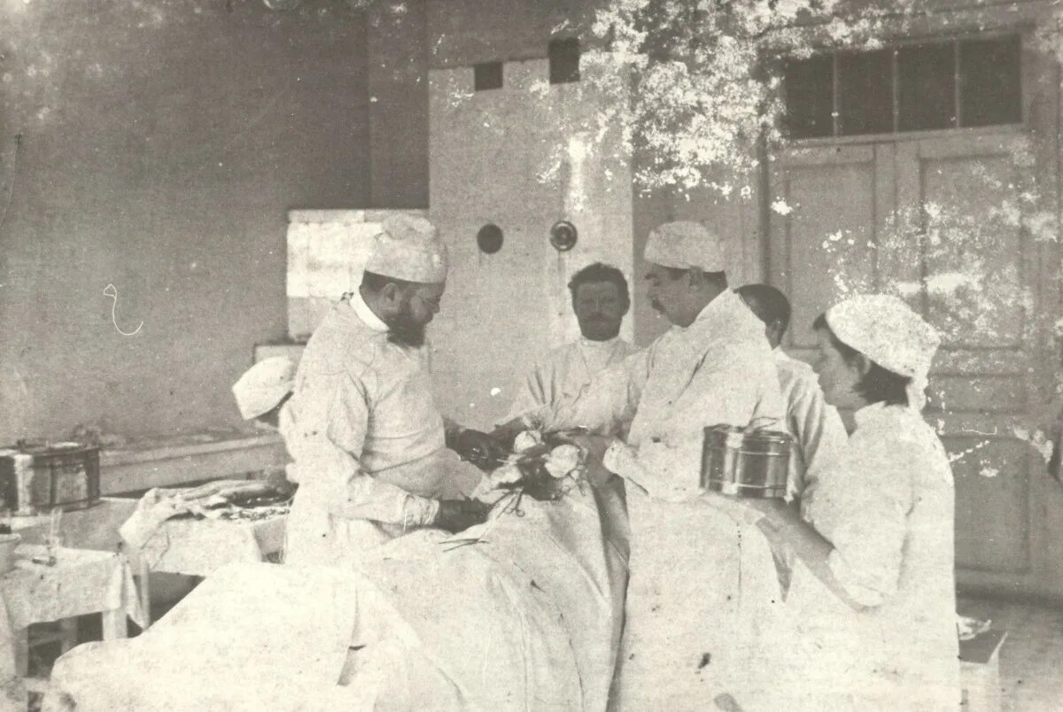 Операция в.ф. Войно-Ясенецкого в земской больнице 1904г.. Святого луки хирург