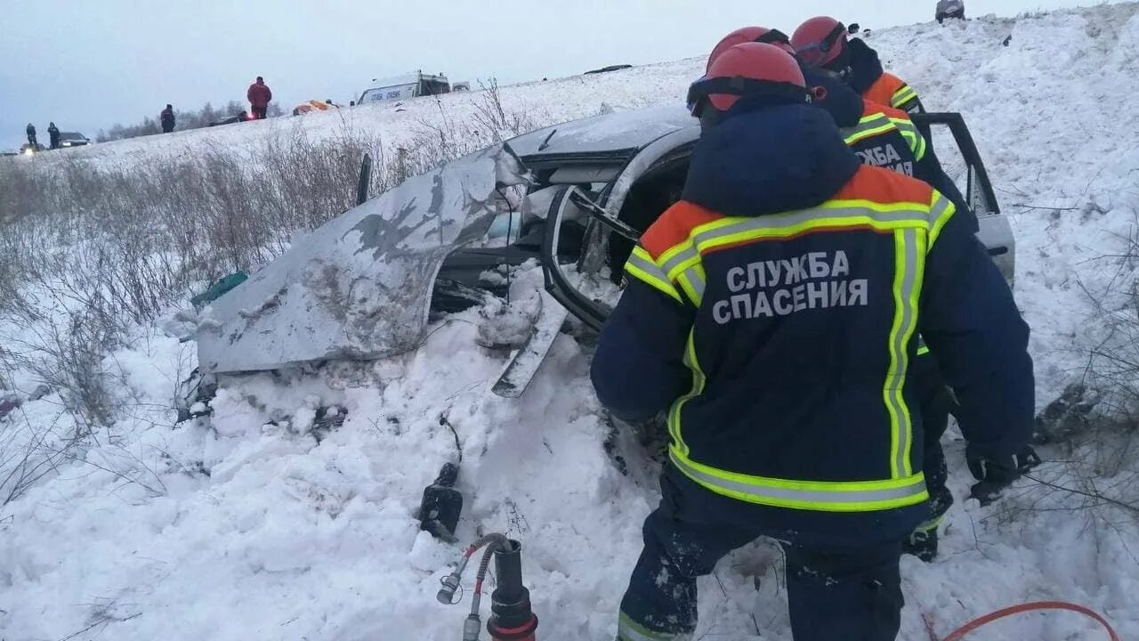 Авария в Саратовской области Тепловка. ДТП Саратовской области 02.12.22. ДТП В Новобурасском районе. Авария 31 декабря 2021 Саратовская. 31.12 2017 год