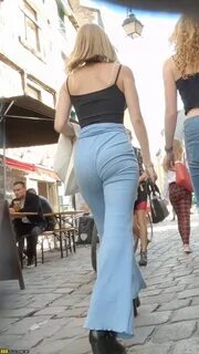 Candid Blue Bum Walking Video 200123 mp4.