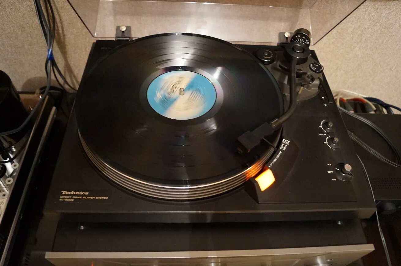 Technics 2000. Technics sl-2000. виниловый проигрыватель technics sl-2000. technics 2000 проигрыватель винила. проигрыватель винила technics sl.
