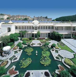 Файл:Lily Pond at the Lake Palace, Udaipur.jpg - Википедия