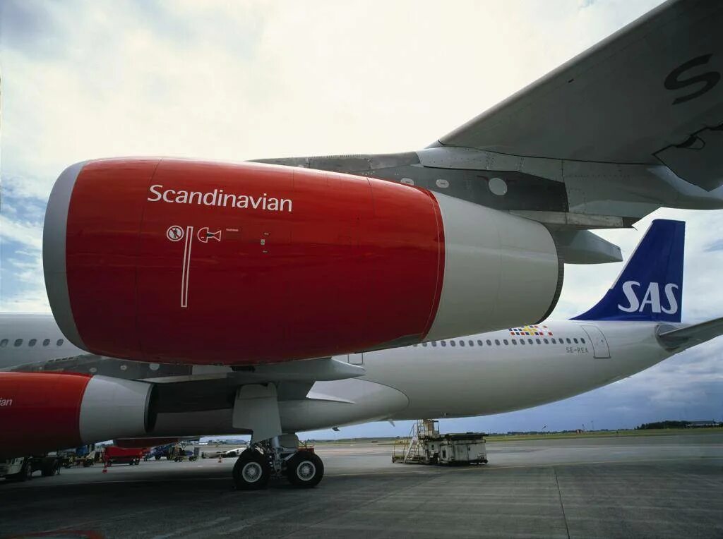 Sas airlines. Авиакомпания scandinavian airlines. scandinavian airlines авиакомпании швеции. самолет сас эйрлайнс. sas aviacompany.