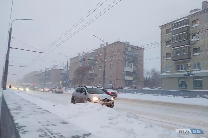 Снегопад в Оренбурге. Снег в Гае Оренбургской области. Акбулак зима Оренбургская область. Когда начнутся снегопады в Оренбурге.