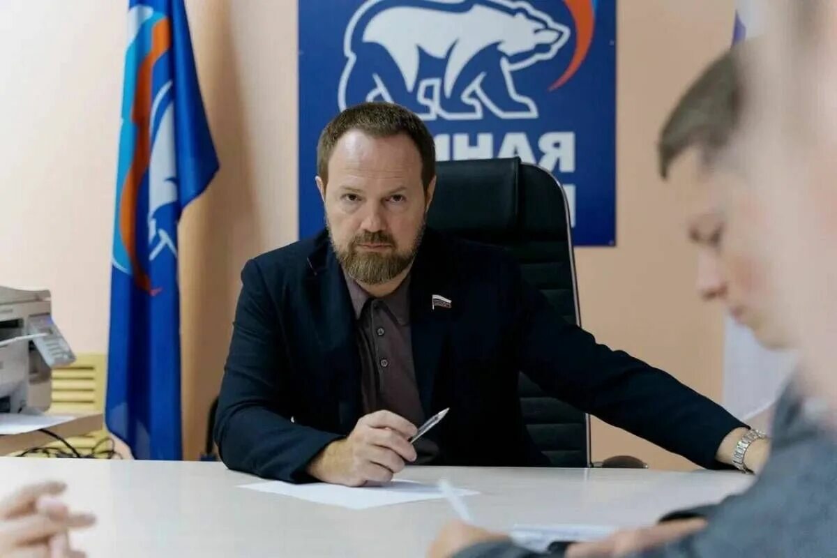 Колунов депутат. Колунов депутат красногорск. Депутат колунов предложил. Американские депутаты. Колунов депутат красногорск.