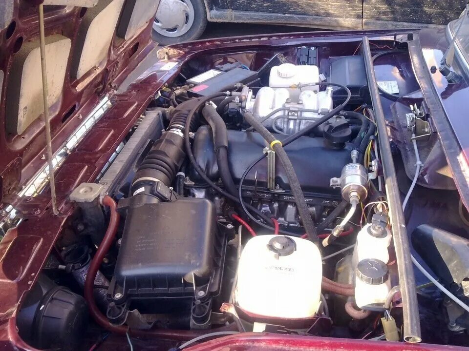 21073 инжектор. Давление ваз 2107 инжектор. 7. Ваз 21074 под капотом. 21073 инжектор.