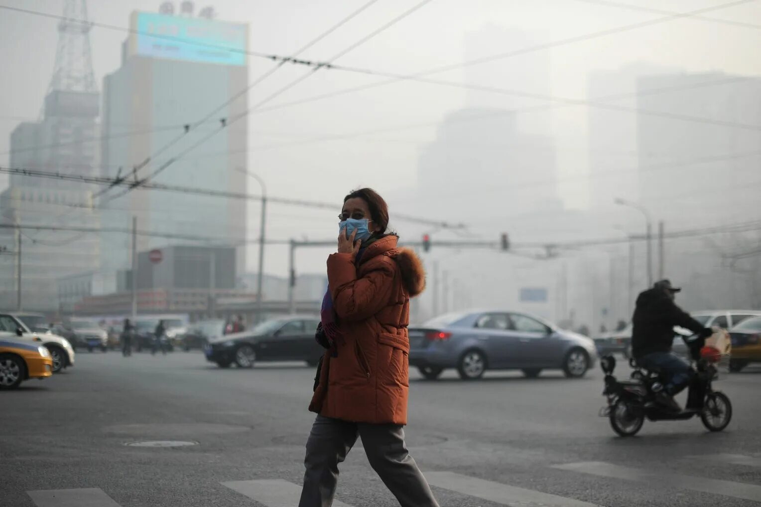Экология в противогазе. Человек в противогазе экология. Самый грязный город в россии. Ухудшение качества воздуха. Чистый воздух.