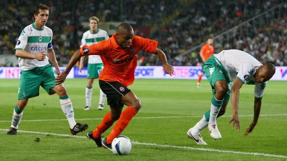 Шахтёр лига европы2009. Донецкий шахтер. 21 10 2020 реал шахтер. Шахтеры футбол украина. Динамо шахтер кубок уефа 2009.