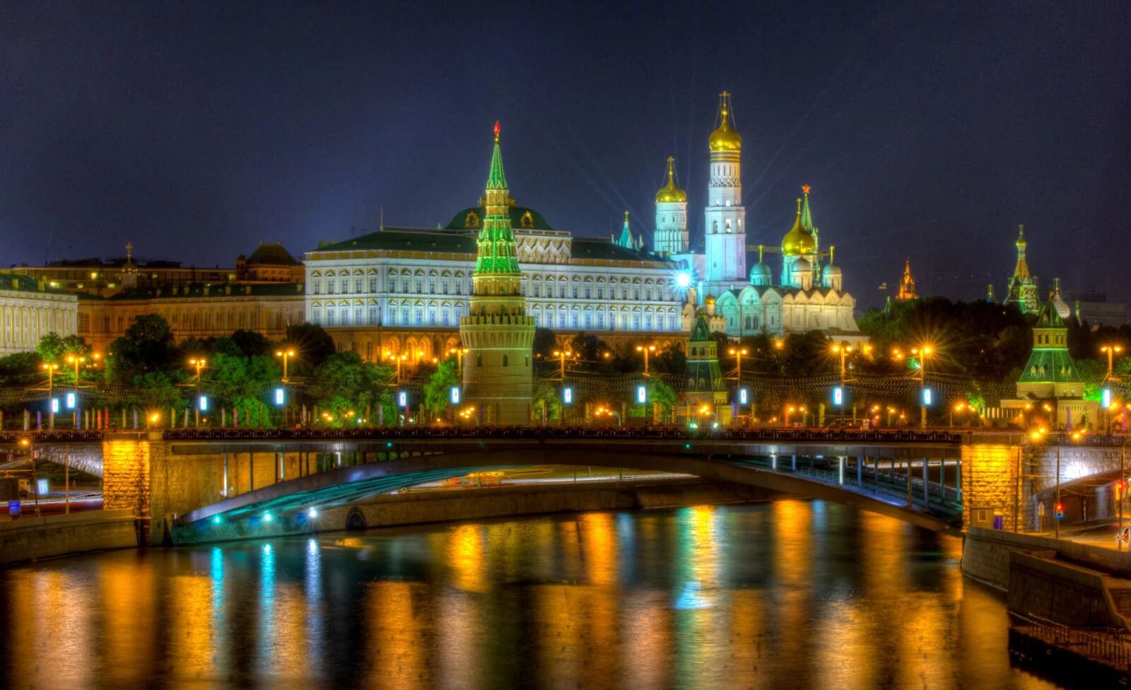 Московский Кремль Российская Империя. Московский Кремль Moscow Kremlin. Москва в Российской империи Кремль. Кремль ночью. The world kremlin