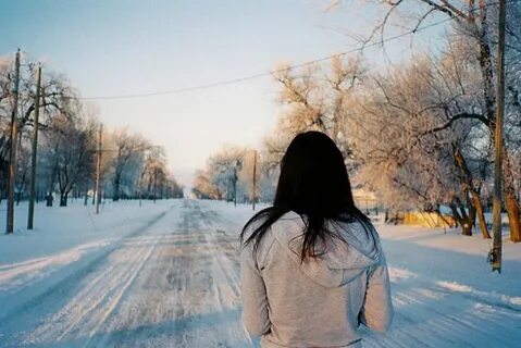 Картинки девушка спиной снег (60 фото) » Картинки и статусы про окружающий мир вокруг