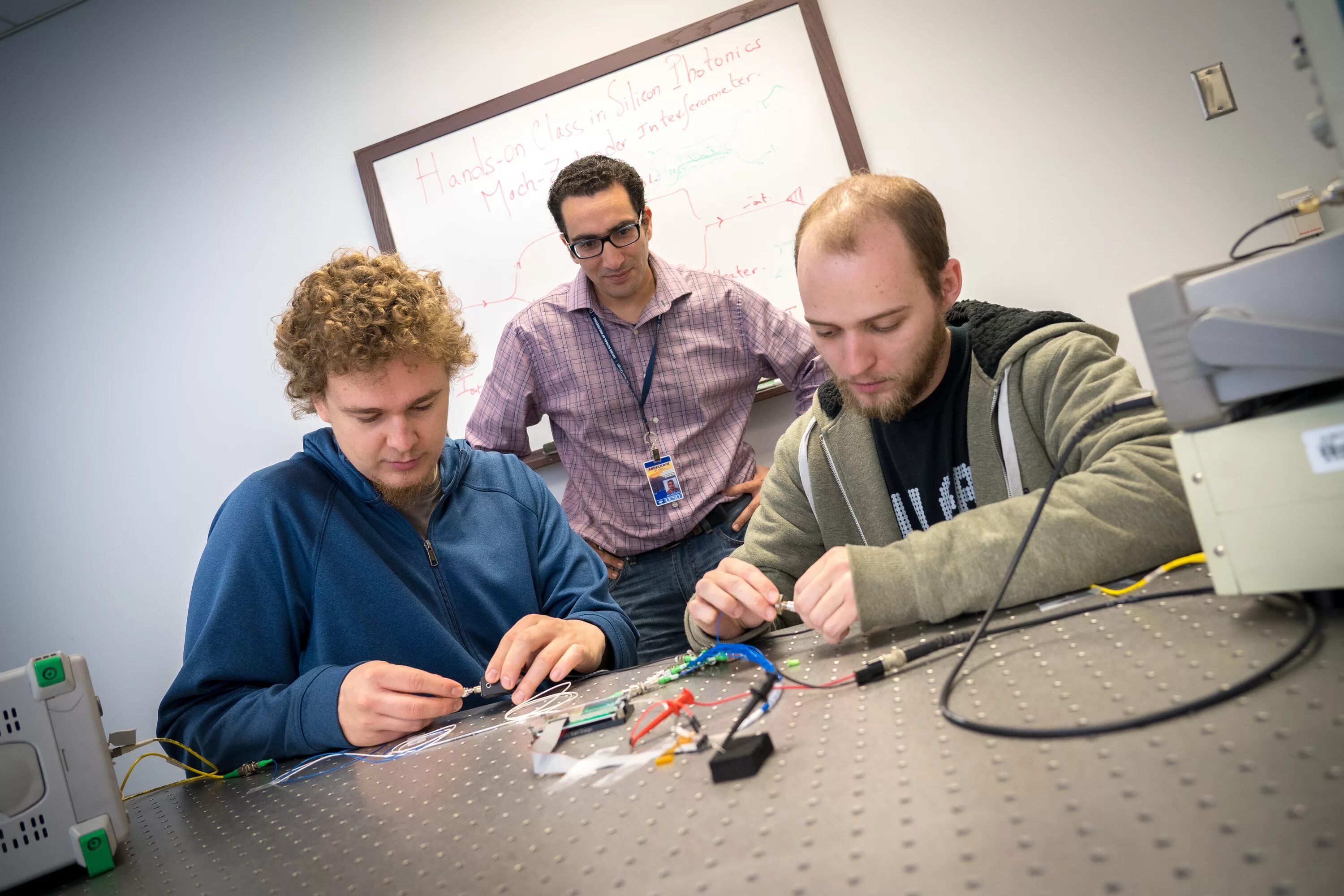 Курсы для лабораторий. Фотоника и радиотехника. Photonics Engineering. Левин Фотоникс Фрязино. Max Photonics.