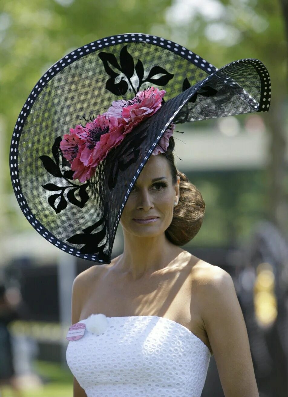 Royal Ascot шляпки. Royal Ascot hats 2022. Кентукки дерби шляпа. Шляпки Кати Осадчей. Оригинальная шляпа